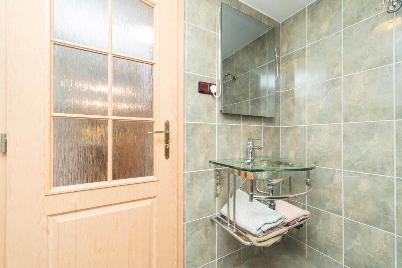 Budyne Apartment Budyne nad Ohri 외부 사진